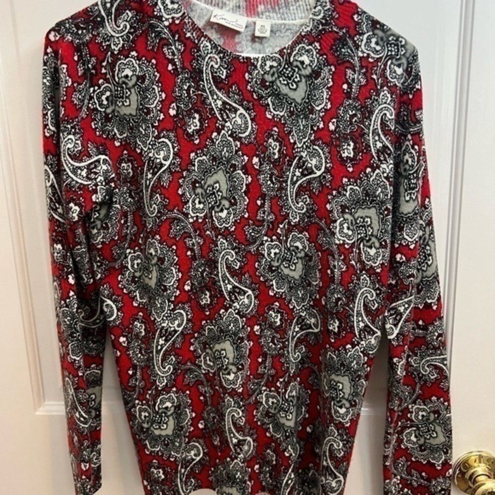 Kim Rogers women’s long sleeve top. 100% Acrylic. Size PS.